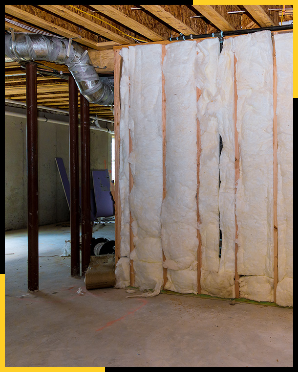 Insulation of basement with fiberglass of house with insulation material